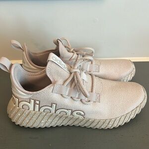 Men’s size 10.5 Tan Beige Adidas Cloudfoam Comfort Sneakers Tennis Shoes